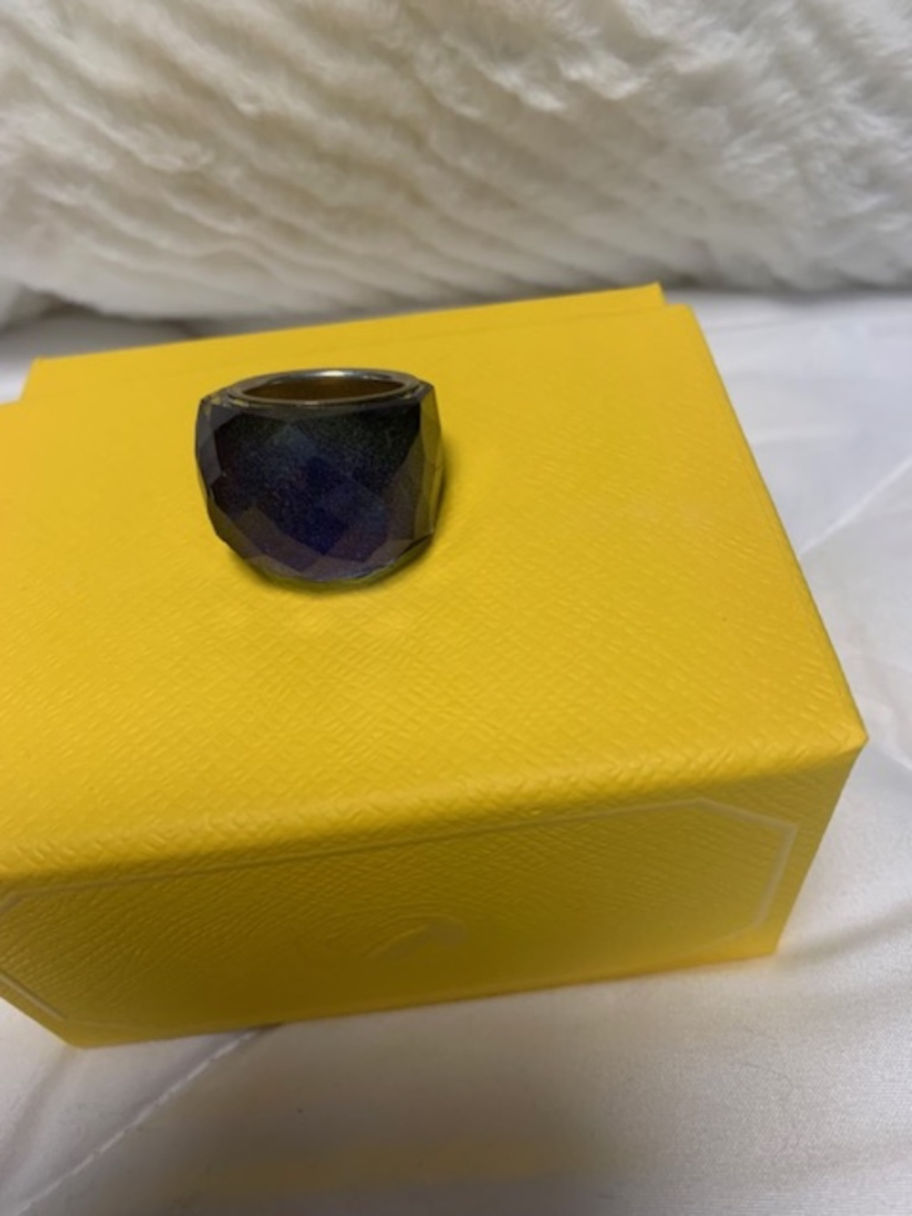 Sworofski royal blue nurvana ring